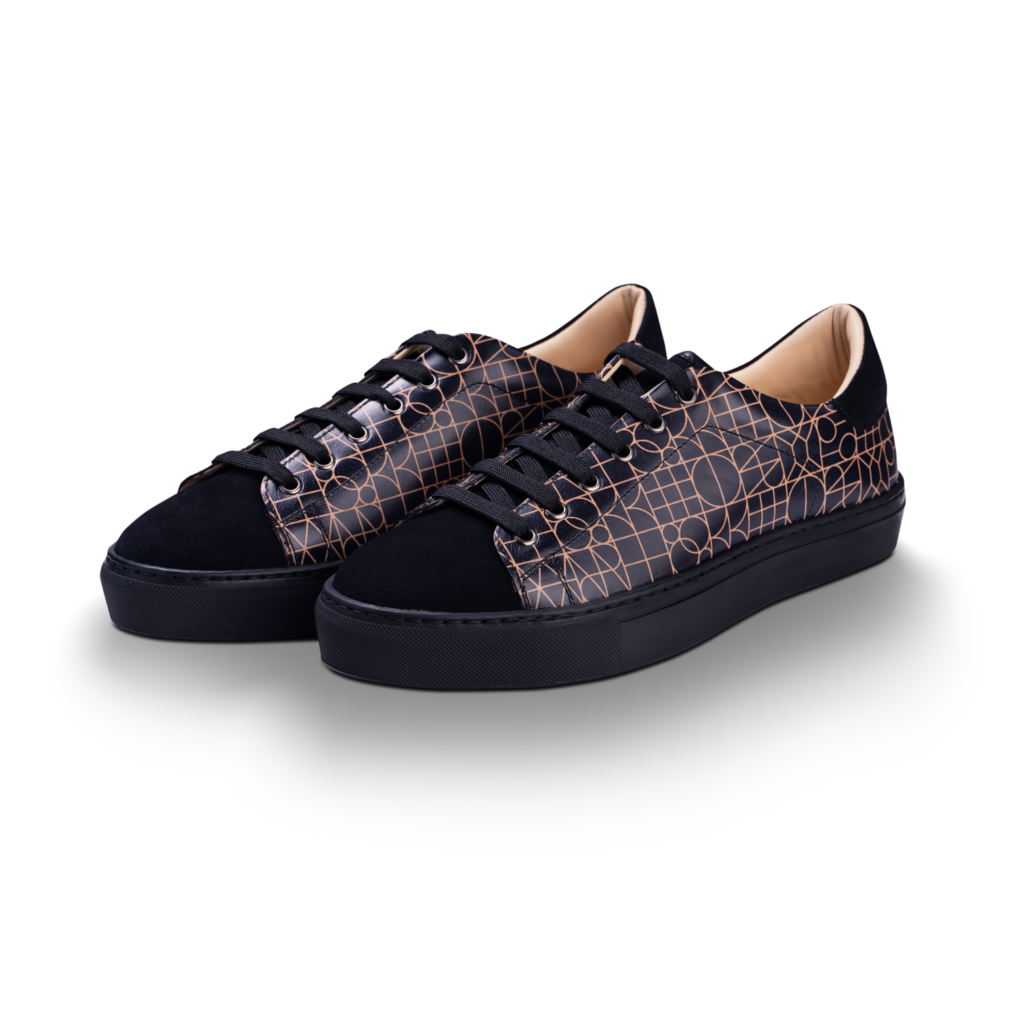 Pas de Paris, Chaussures noires à motif marron Henry of Paris