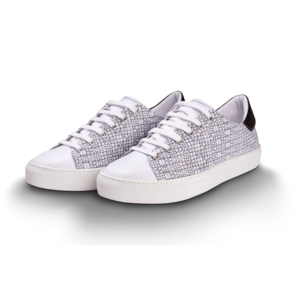 Pas de Paris, Chaussures blanches à motif noir Henry of Paris